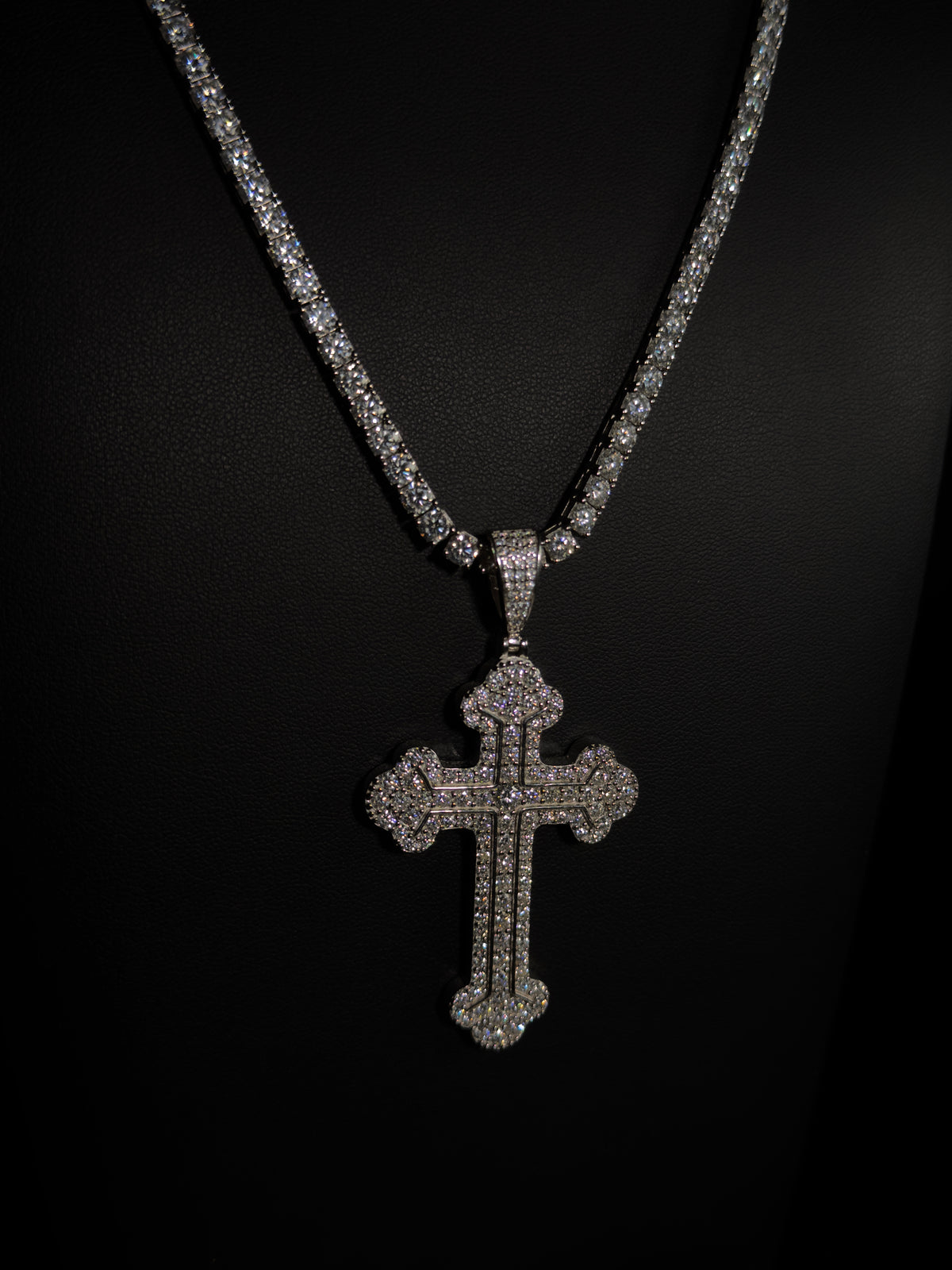 AUREX FLEUR CROSS PENDANT