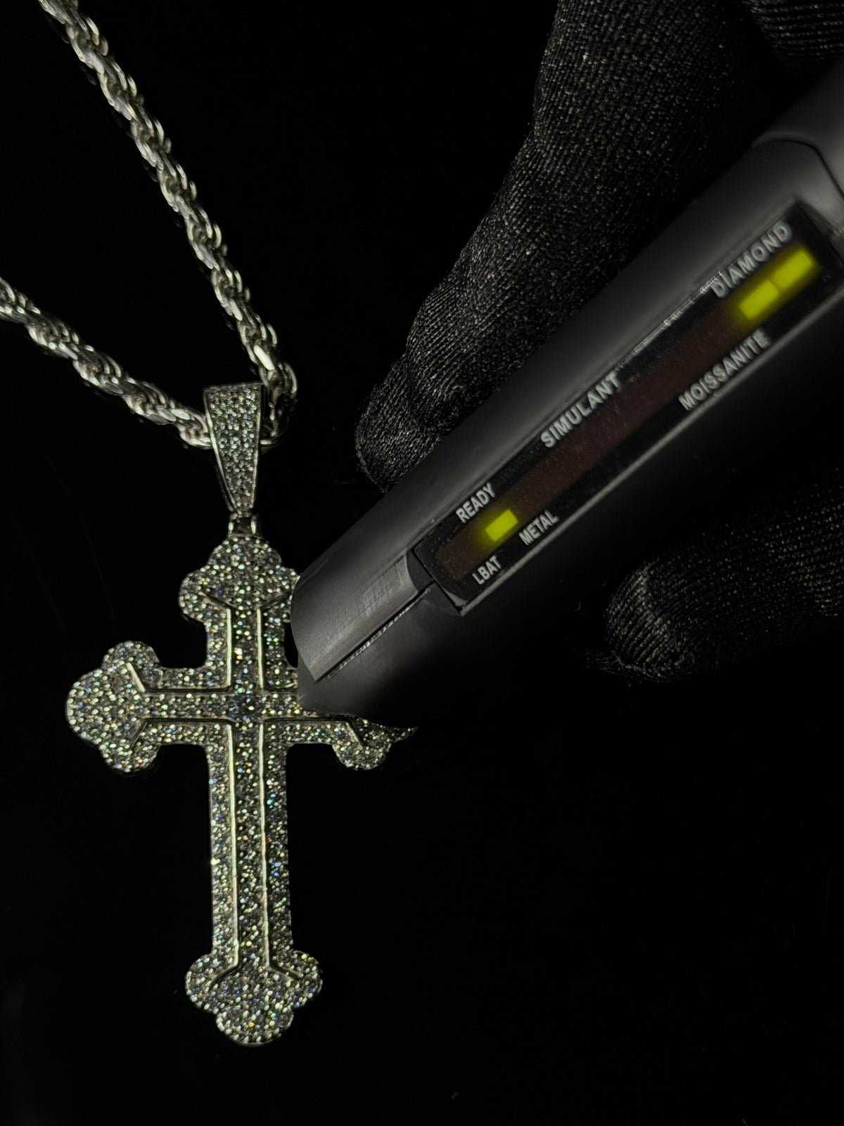 AUREX FLEUR CROSS PENDANT